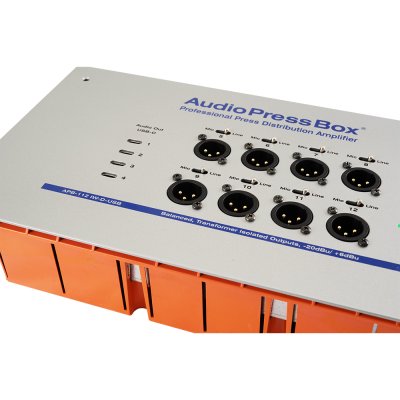 AudioPressBox audiosplitter til installation in-wall 1 Dante og 8 mic/line out + 4 x USB-c