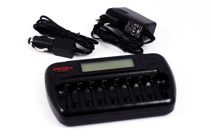 Batterioplader til 8 styk AA og AAA batterier m/display