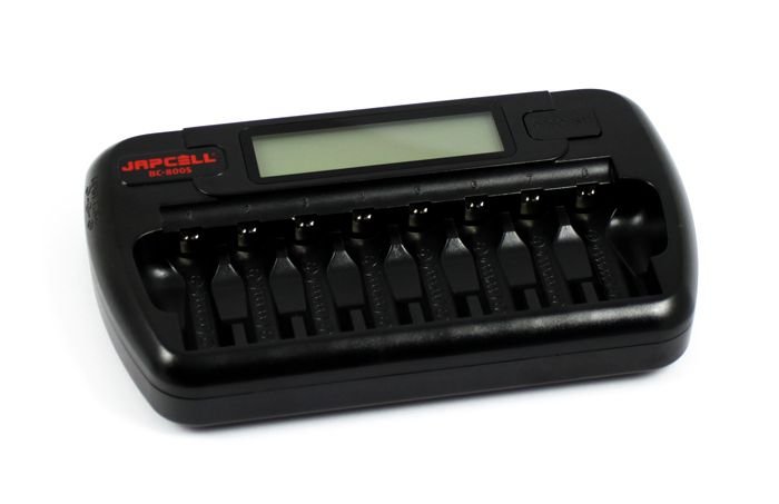 Batterioplader til 8 styk AA og AAA batterier m/display