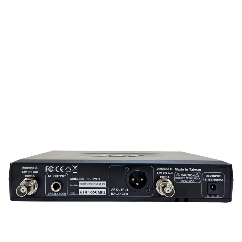 JTS Trdlst mikrofonst med hndholdt mikrofon