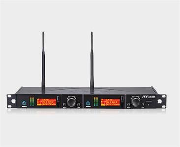 JTS mikrofonst med 2 hndholdte mikrofoner 2 kanaler 75 MHz Wideband
