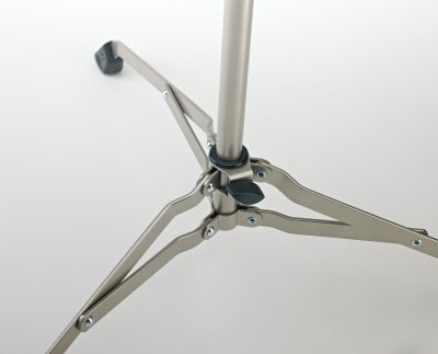 K&M nodestativ 107,  Nikkel lakeret