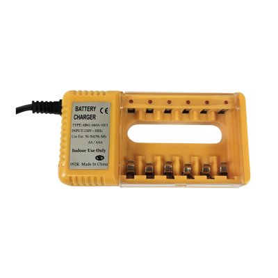 K&M Batteri oplader til AA og AAA batterier
