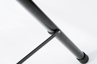 K&M hgtalarstativ stl & alu, svart