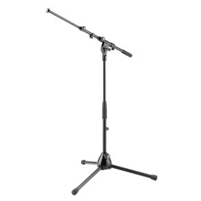 K&M mikrofonstativ lav med galge, 42-64cm, sort