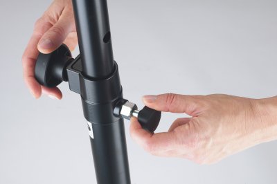 K&M hjttalerstativ med rund fod, 110-181cm, 35 mm, hvid Max 20 kg