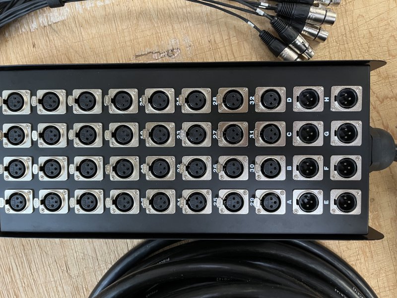 ProCab stageboks 32 inputs / 8 outputs med 22 meter kabel