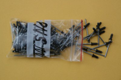 Popnitar 3,2 mm x 8 mm, Svart - p�se med 100 stycken
