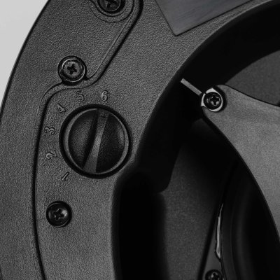 RCF indbygnings subwoofer 80 W, Sort