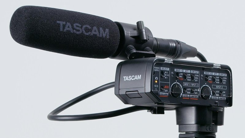 Tascam CA-XLR2D mikrofonadapter til kamera, Analog input