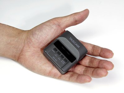 Tascam DR-10L recorder med lavalier mikrofon, hvid