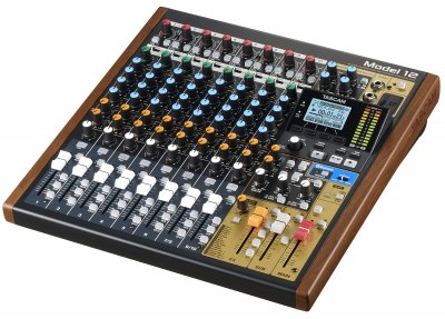 Tascam Model 12 analog mixer og 12 track digital recorder
