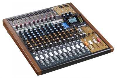 Tascam Model 16 analog mixer og 14  track digital recorder