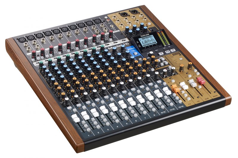 Tascam Model 16 analog mixer og 14  track digital recorder