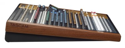 Tascam Model 16 analog mixer og 14  track digital recorder