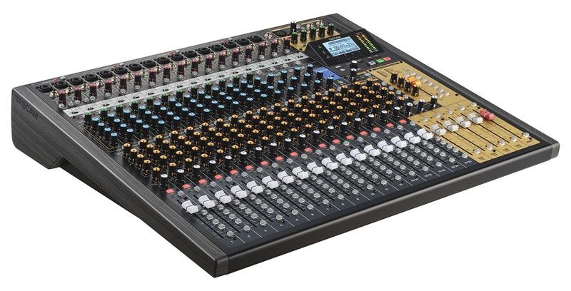 Tascam Model 2400 digital mixer og 24 track digital recorder