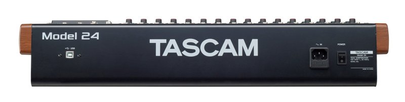 Tascam Model 24 analog mixer og 24 track digital recorder