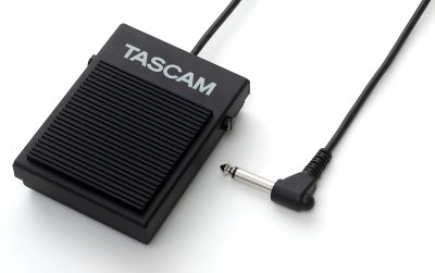 Tascam RC-1F Fodkontakt