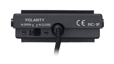 Tascam RC-1F Fodkontakt