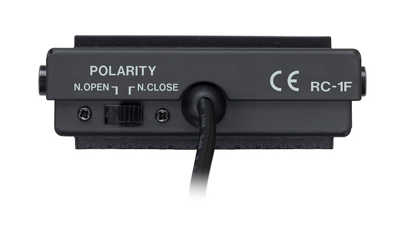 Tascam RC-1F Fodkontakt