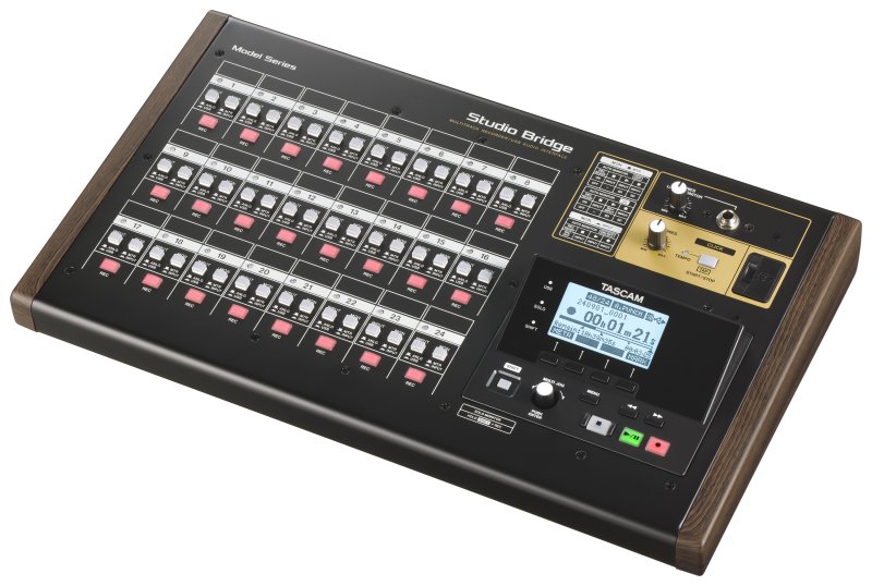 Tascam 24-track recorder, USB interface med Midi