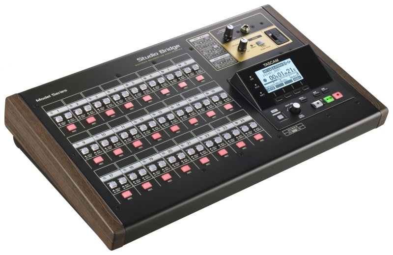 Tascam 24-track recorder, USB interface med Midi